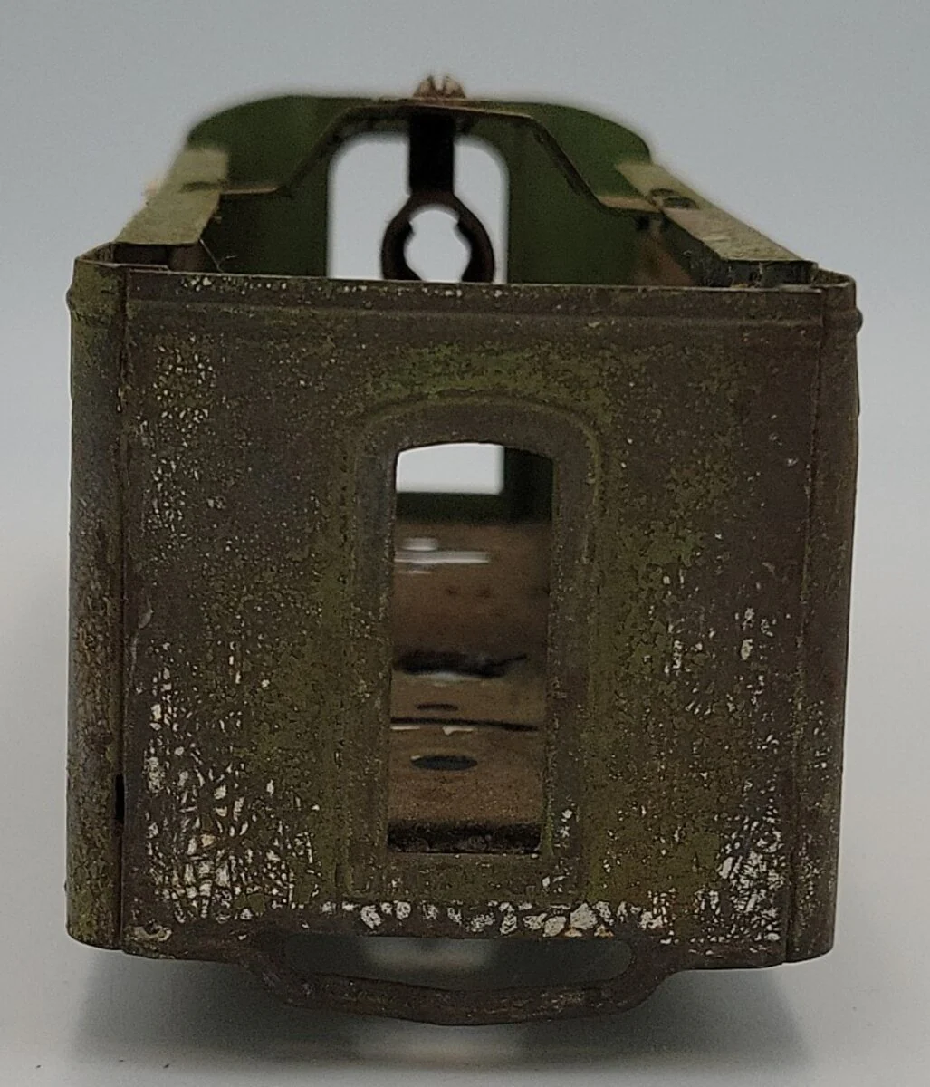 Lionel 608-1 Prewar Green & Yellow Observation Car Shell w/ Frame & Air Tank - Image 7