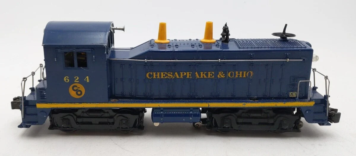Lionel 624 Vintage O Chesapeake & Ohio NW-2 Powered Diesel Locomotive VG/Box - Image 2