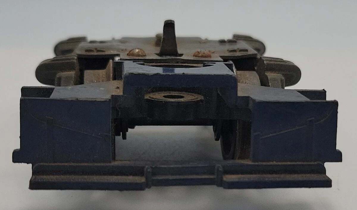 Lionel 627-171 O Gauge Cast Blue Steps 44 Ton Diesel Front Truck w/o Coupler - Image 4