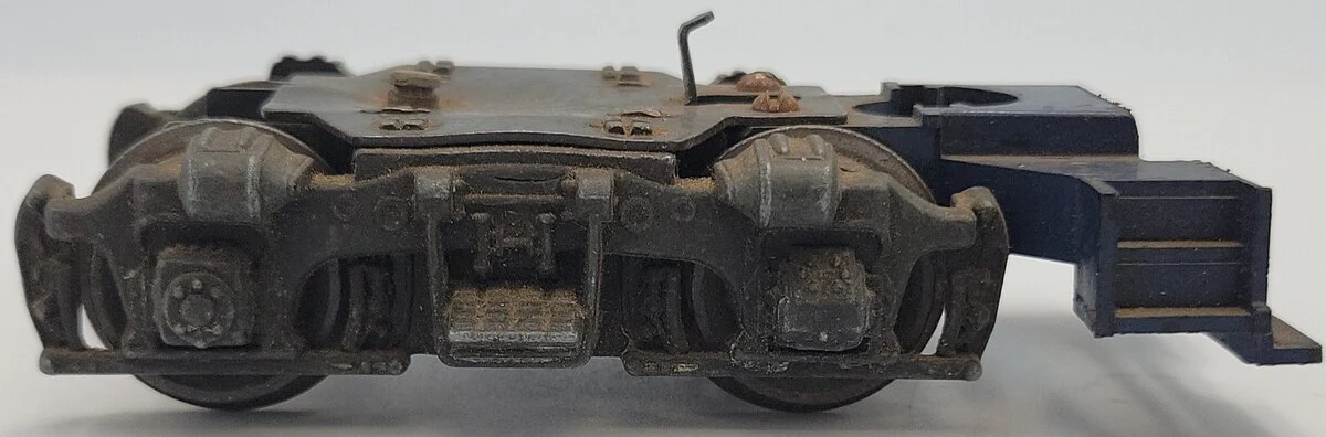 Lionel 627-171 O Gauge Cast Blue Steps 44 Ton Diesel Front Truck w/o Coupler - Image 6
