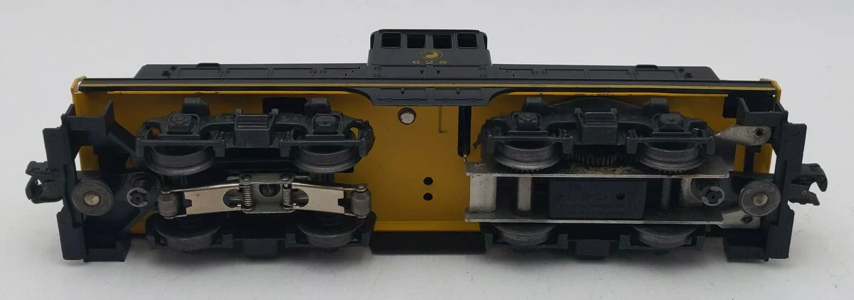Lionel 628 VIntage O Northern Pacific 44 Ton Diesel Locomotive VG - Image 3