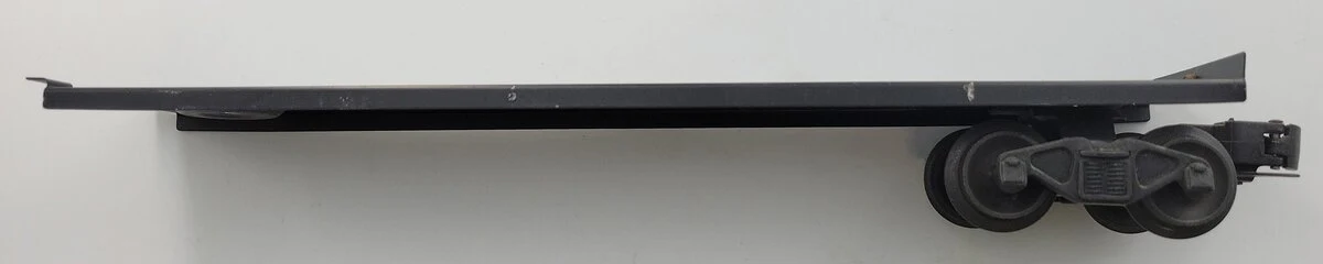 Lionel 6464-9 O Gauge Boxcar Frame w/o Holes with One Operating Coupler Truck - Image 3