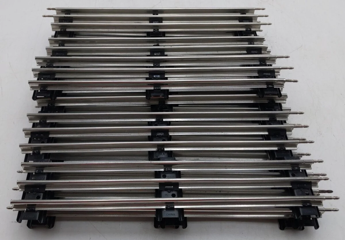 Lionel 65500 O Gauge 10'' Straight Tracks [16] VG - Image 3