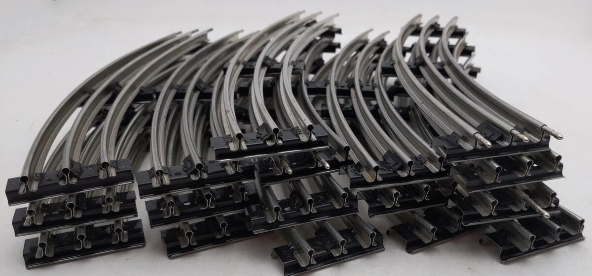 Lionel 65501 O Gauge O-31 Curved Track [17] VG - Image 4