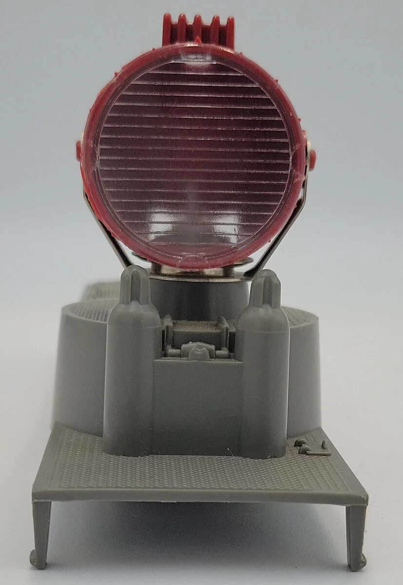 Lionel 6812-5 Gray Track Maintenance Platform w/ Maroon Searchlight Assembly - Image 6