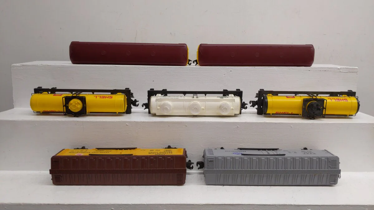 Lionel Assorted O Gauge MPC Freight & Passenger Cars [7] EX - Image 3