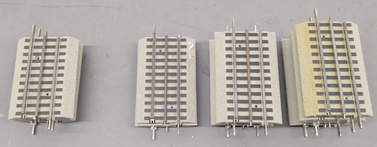 Lionel O Gauge Assorted 5" and 4.5" Straight Tracks [14] VG - Image 2