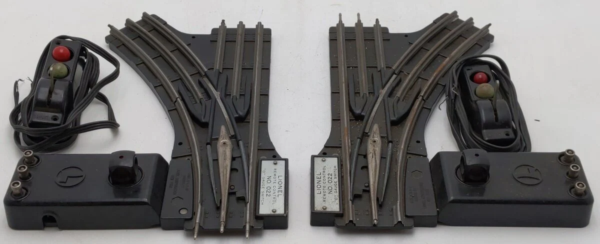 Lionel O22 Vintage O Left-Hand & Right-Hand Electric Remote Switches (Pair of 2)/Box - Image 2