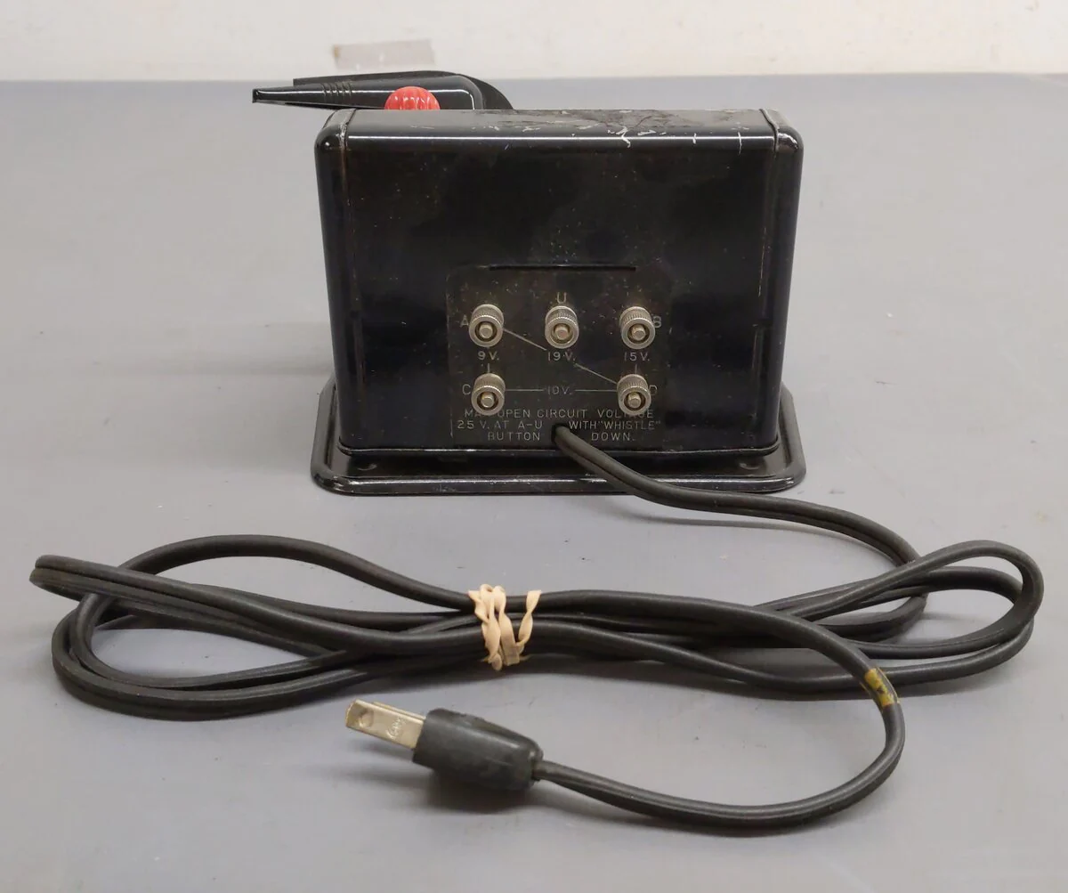 Lionel RW Vintage O 110 Watt Transformer w/Whistle VG/Box - Image 3