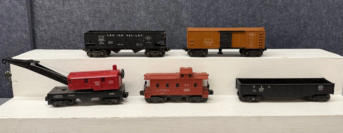 Lionel Vintage O Freight & Operating Cars: X3464, 6257,6462, 6456, 6560 [5] VG