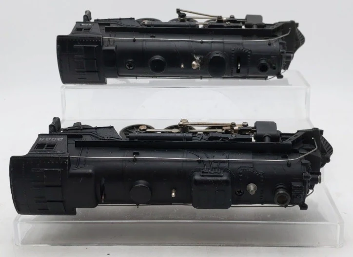 Lionel Vintage O Gauge 2-6-2 Steam Locomotives: 224 & 2026 [2] VG - Image 3