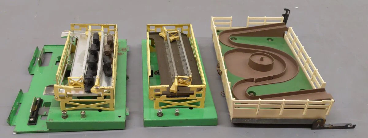 Lionel Vintage O Gauge Cattle & Horse Stockyards: #3656, 3656, &3356 [3] VG - Image 2
