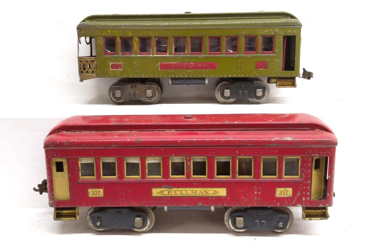 Lionel Vintage Standard Gauge Passenger Cars: 338, 337 [2] VG