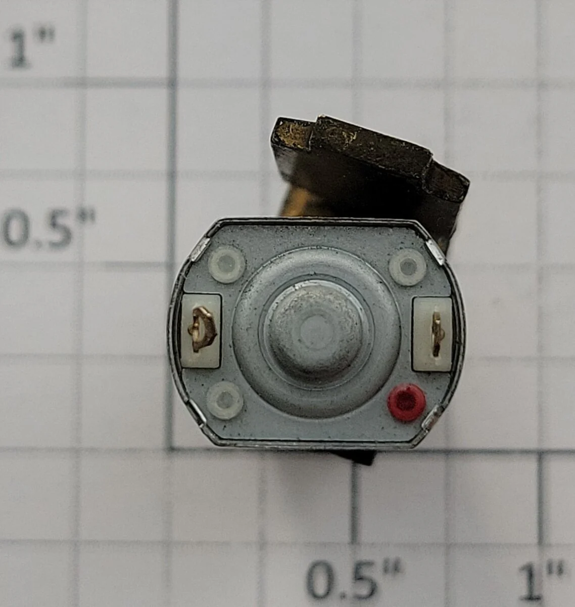 Mabuchi FF-050SHX 6-Volt DC Can Flattop Motor with 12.7mm Worm Gear and Bracket - Image 3