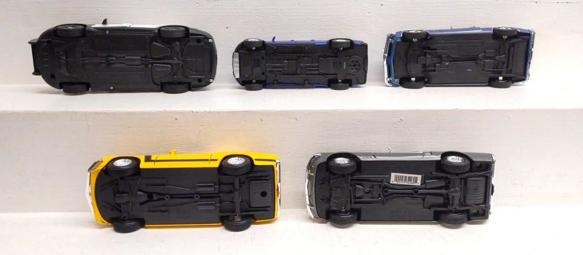 Maisto & Other 1:24 Assorted Die-Cast Cars [5] EX - Image 2