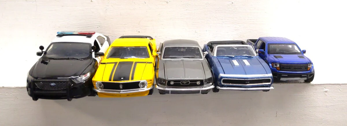 Maisto & Other 1:24 Assorted Die-Cast Cars [5] EX - Image 4