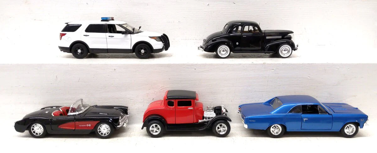 Maisto & Other 1:24 Assorted Die-Cast Cars [5] EX - Image 2