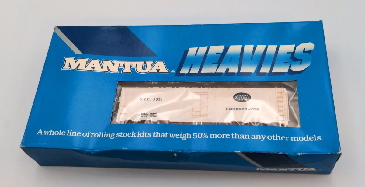 Mantua 733-22 HO Scale New York Central Refrigerator Kit