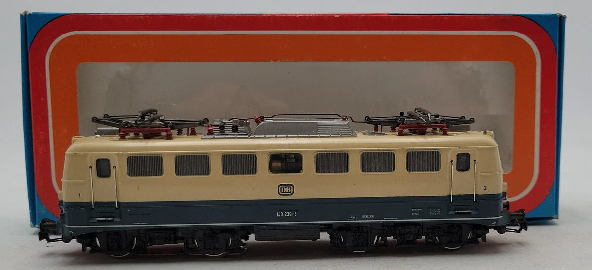 Marklin 3156 HO Scale DB 140 239-S Electric Locomotive EX/Box