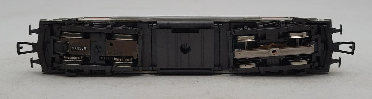 Marklin 3325 HO Scale SNCF Serie BB 7200 Electric Locomotive EX/Box - Image 4