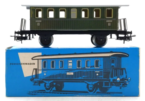 Marklin 4040 HO Local Passenger Coach Car LN/Box
