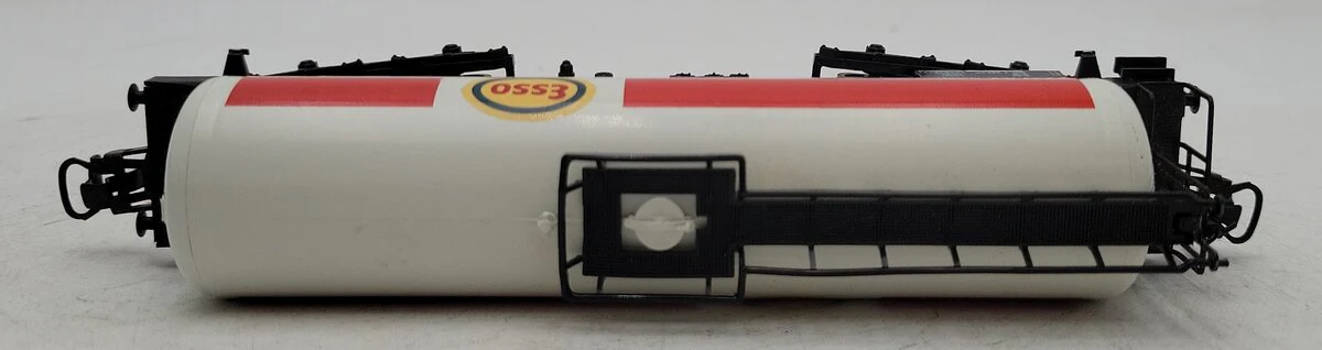 Marklin 4650 HO Scale ESSO Tank Car EX/Box - Image 3