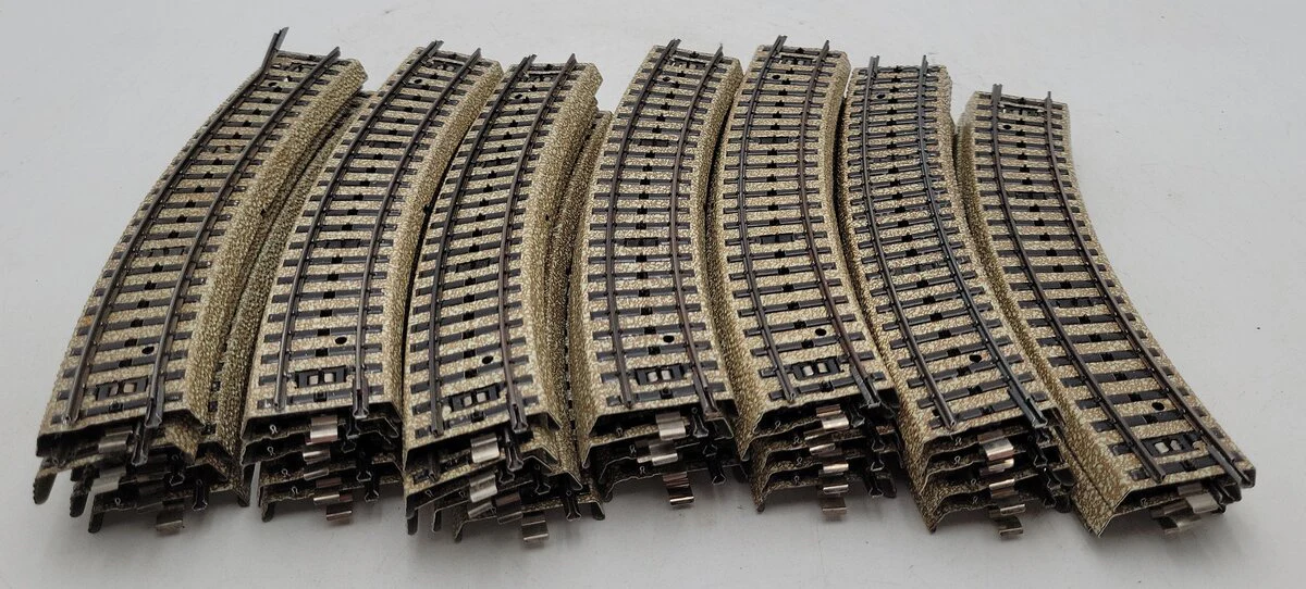 Marklin 5100 HO Scale Metal Curved Track (33) EX
