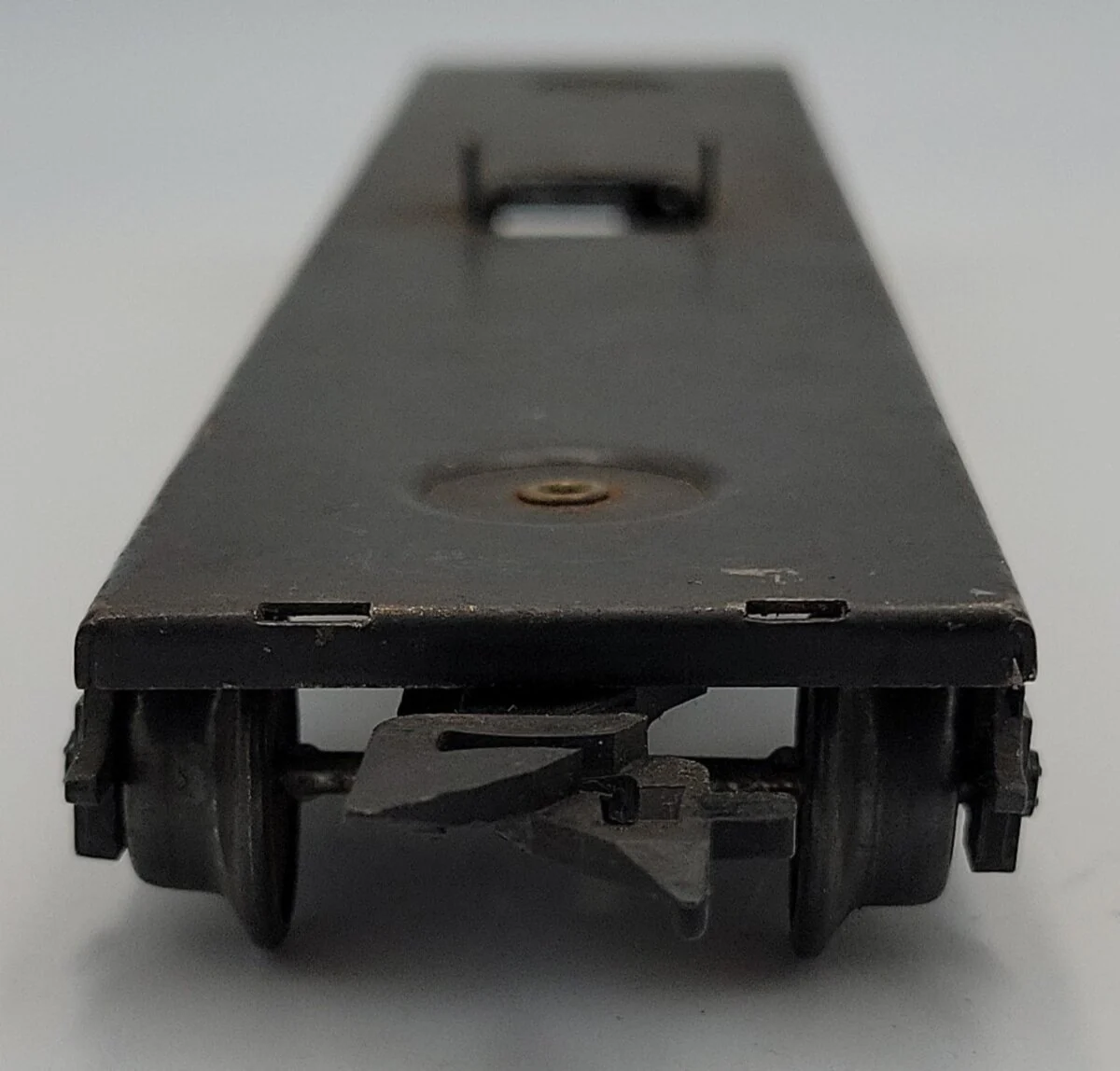 Marx MX-234-2 O Gauge Tinplate Passenger Car Frame w/ Operating Coupler Trucks - Image 6