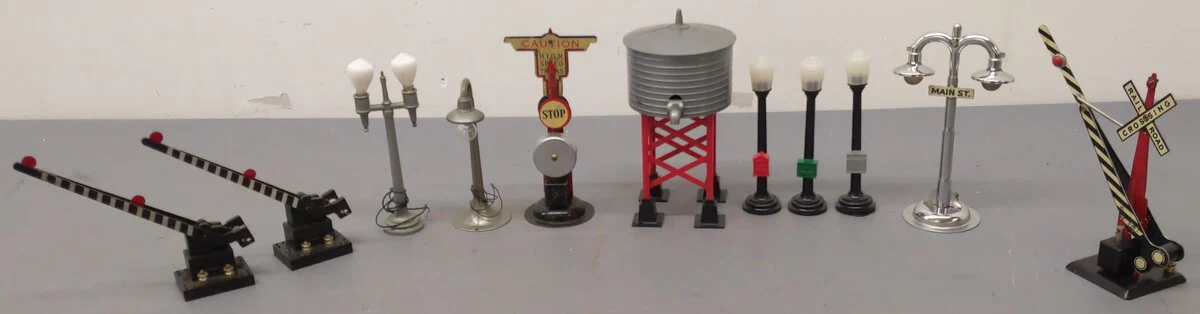 Marx Vintage O Gauge Accessories #417,065,078,072,073,429,438,428 [9] VG