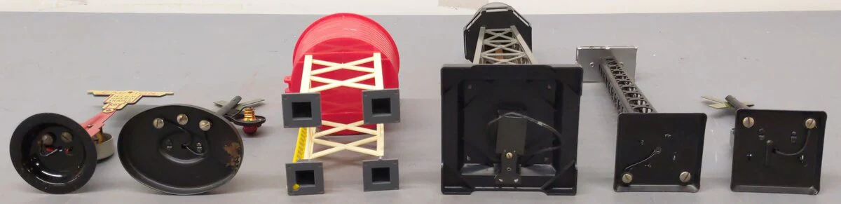 Marx Vintage O Gauge Towers And Signals #423,414,065,416,0465,418 [6] VG - Image 6