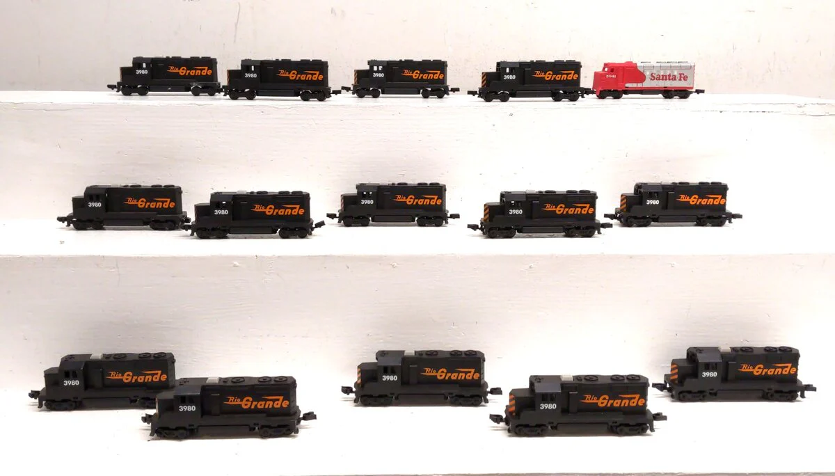Mattel HO Scale Rio Grande & Santa Fe Dummy Diesel Locomotives [15] EX
