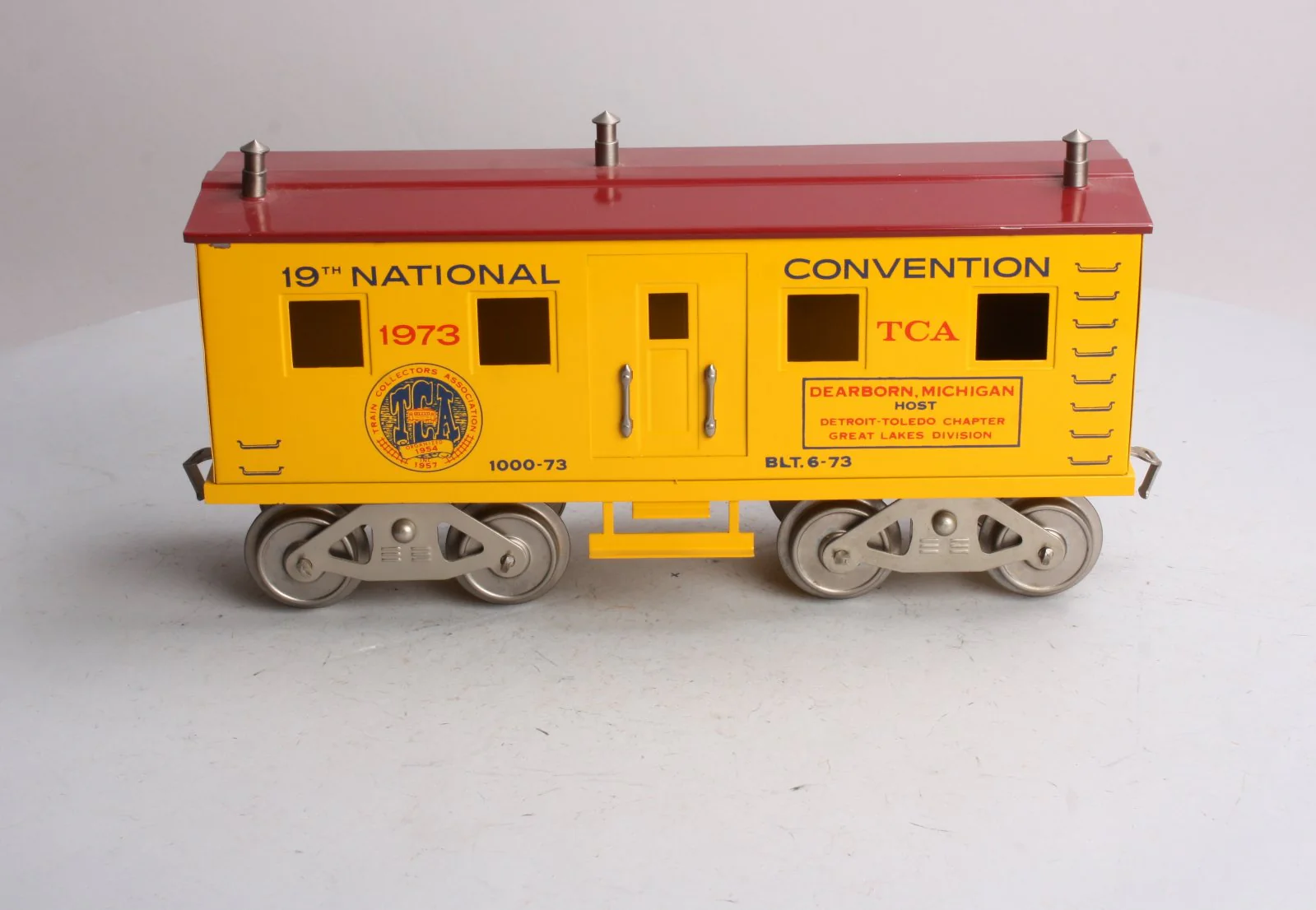 McCoy 1000-73 Standard Gauge TCA 1973 Tinplate Bunk Car LN/Box - Image 2