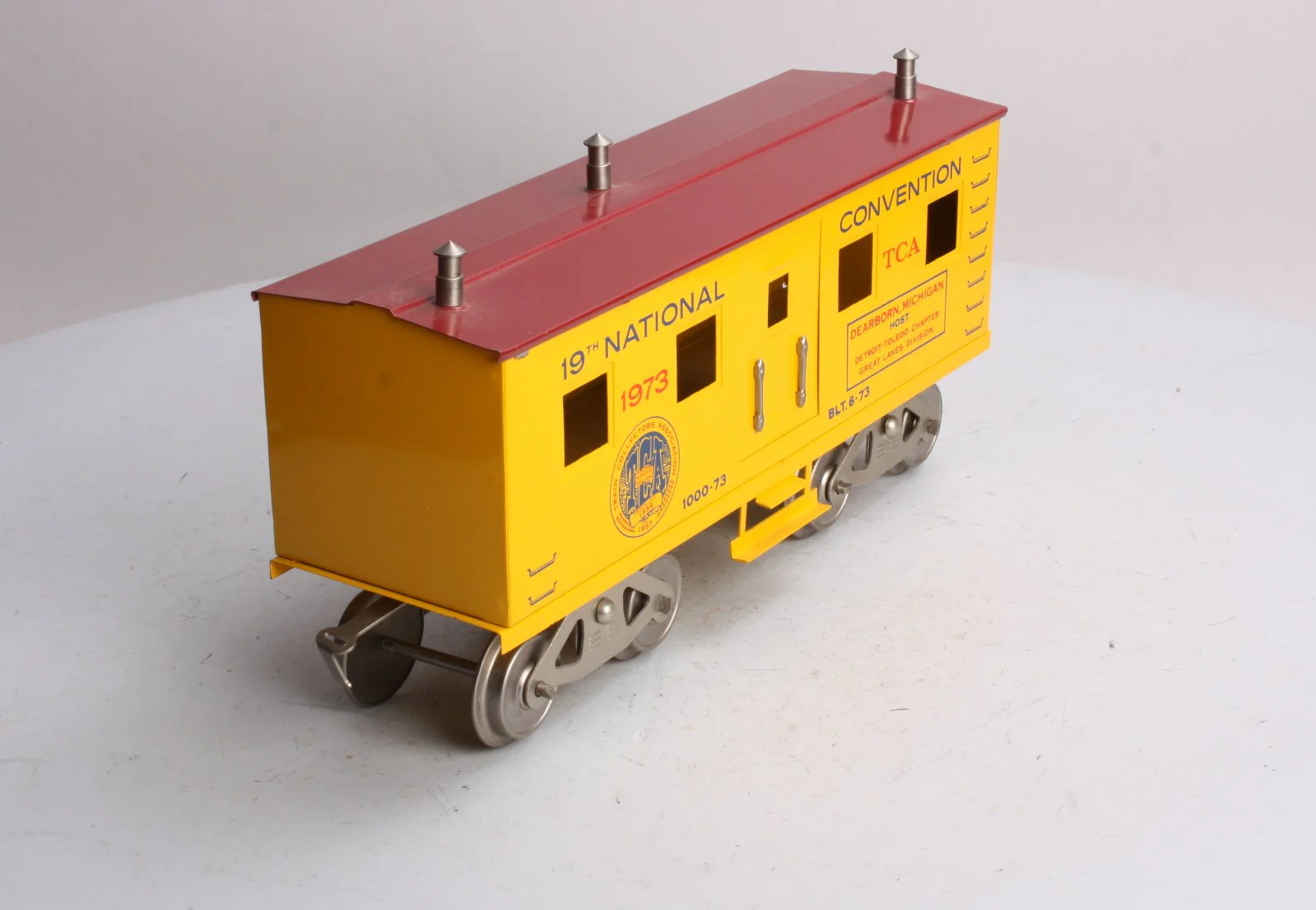 McCoy 1000-73 Standard Gauge TCA 1973 Tinplate Bunk Car LN/Box - Image 9