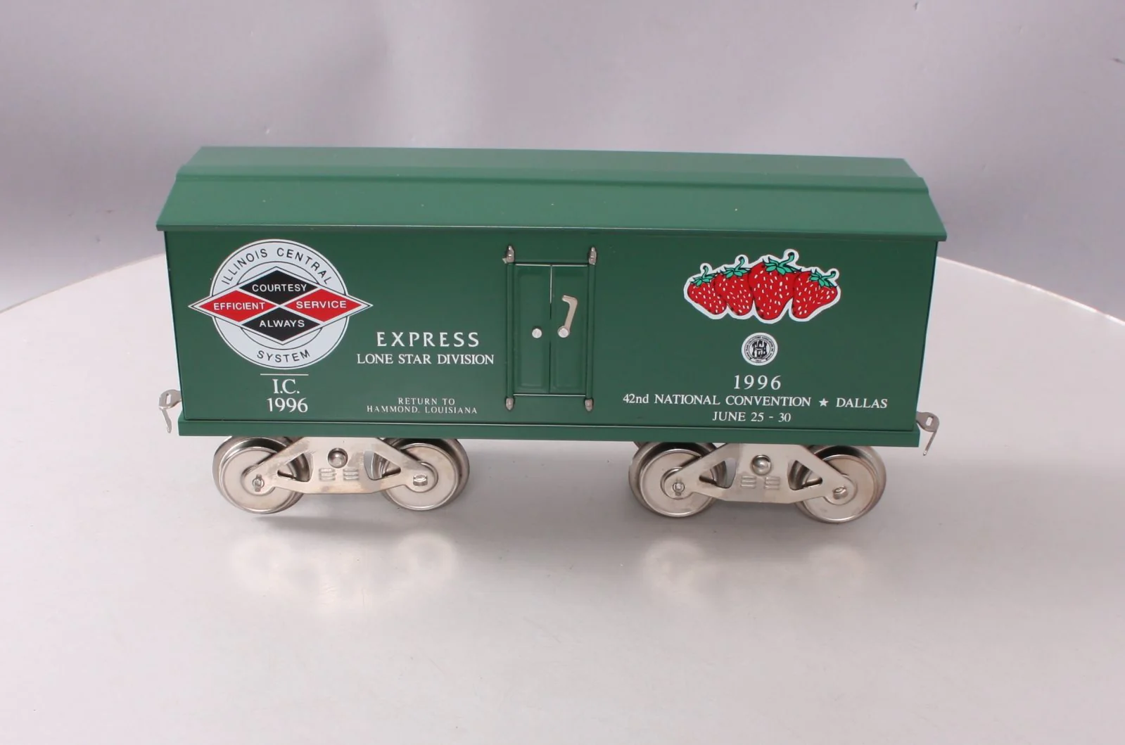 McCoy 1996 Standard Gauge Illinois Central TCA/Dallas Strawberry Boxcar #1996 EX/Box - Image 2