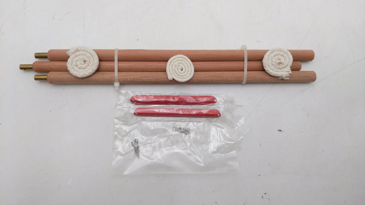 McCoy 256 Standard Gauge Flatcar with Pole Wagon NIB - Image 2
