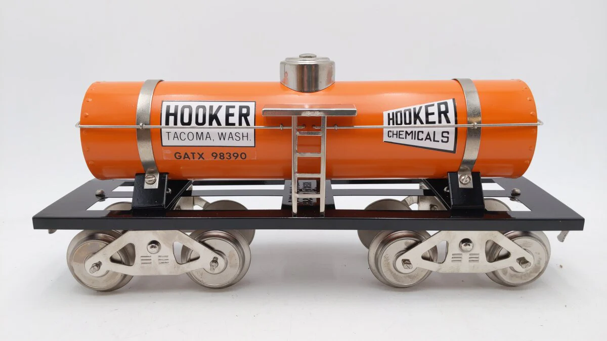 McCoy 264 Standard Gauge "Hooker" Single Dome Tank Car #98390 EX/Box - Image 2