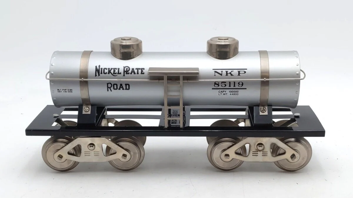McCoy 85119 Standard Gauge Nickel Plate Road 2-Dome Tank Car - Repainted - Image 3
