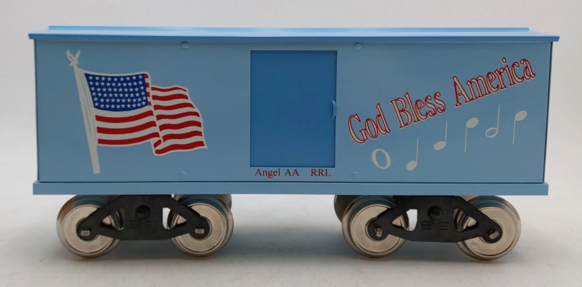 McCoy Standard Gauge God Bless America Boxcar LN/Box - Image 2
