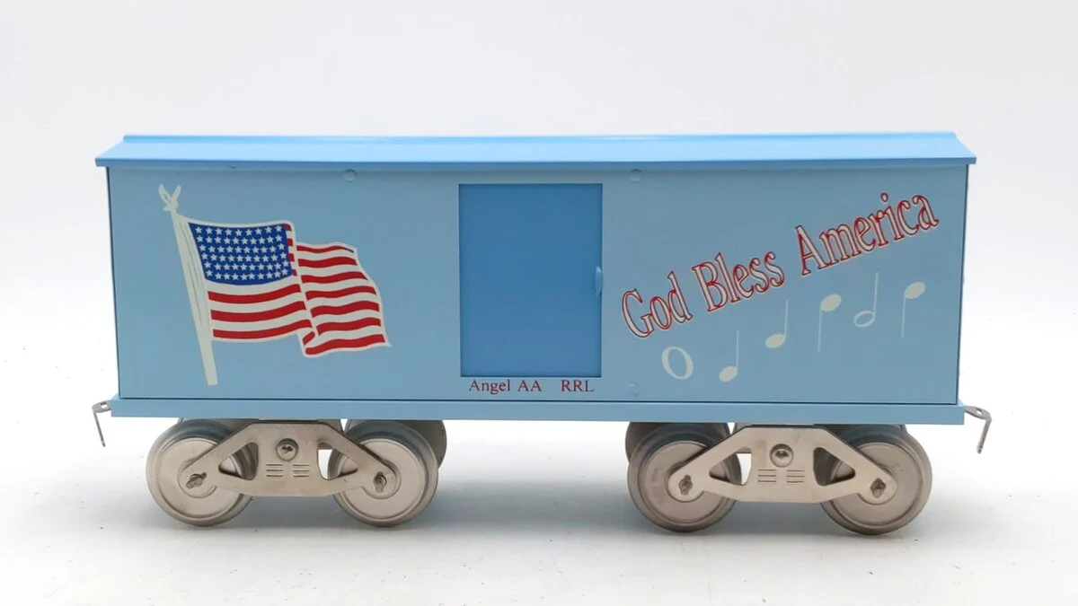 McCoy Standard Gauge God Bless America Boxcar LN/Box - Image 3