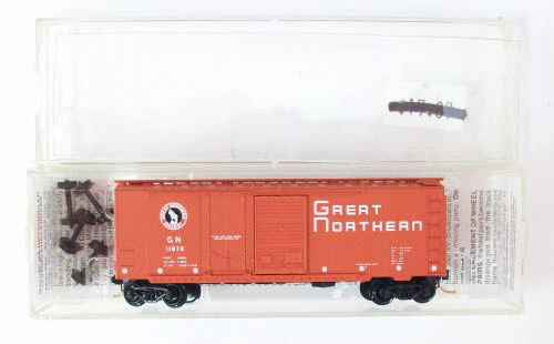 Micro-Trains 02200020 N Great Northern 40' Plug & Sliding Door Boxcar #11878 LN/Box - Image 3