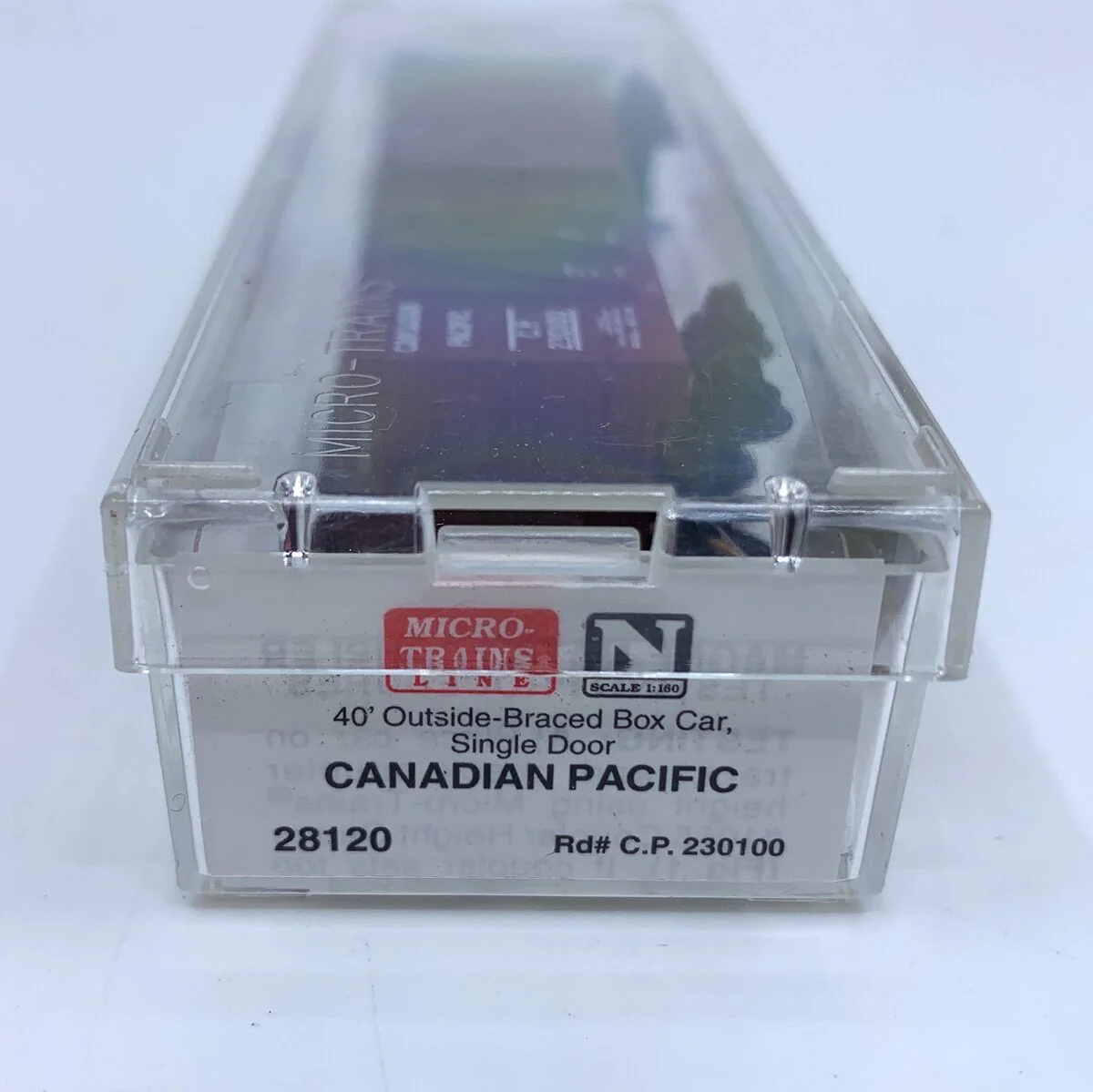 Micro-Trains 02800120 N CN 40' Single Door Outside Braced Boxcar #230100 LN/Box - Image 2