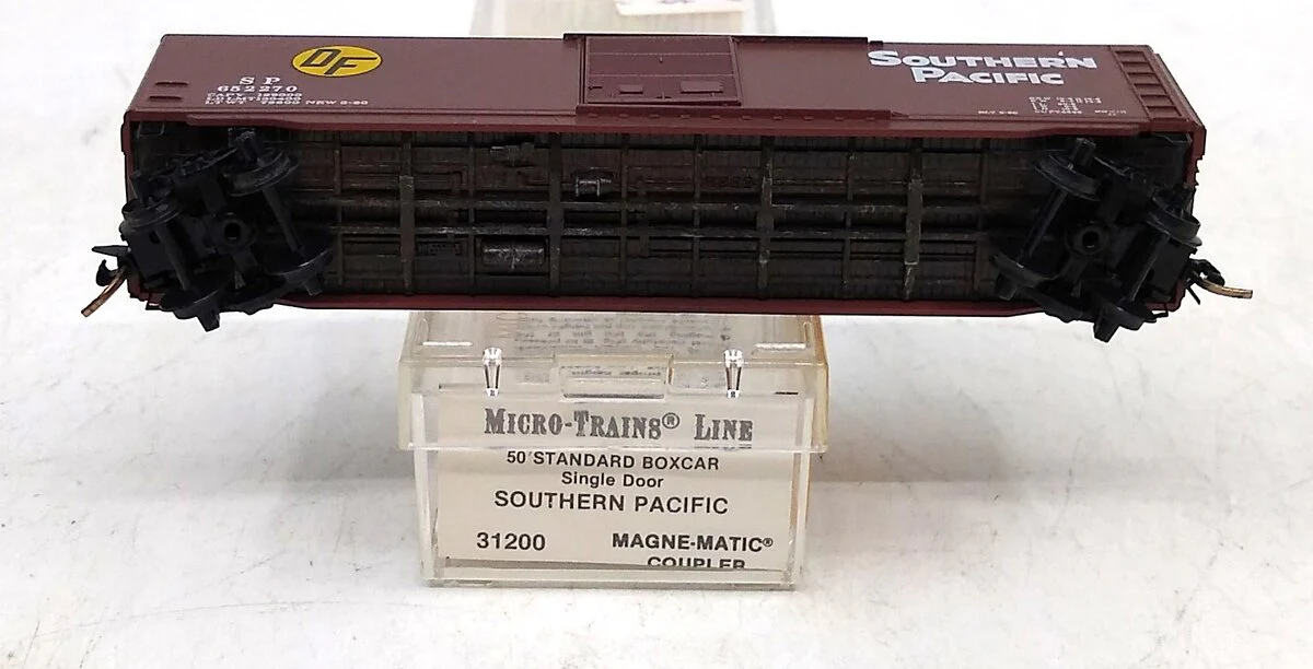 Micro-Trains 03100200 N Southern Pacific 50' Single Door Boxcar #652270 EX/Box - Image 2