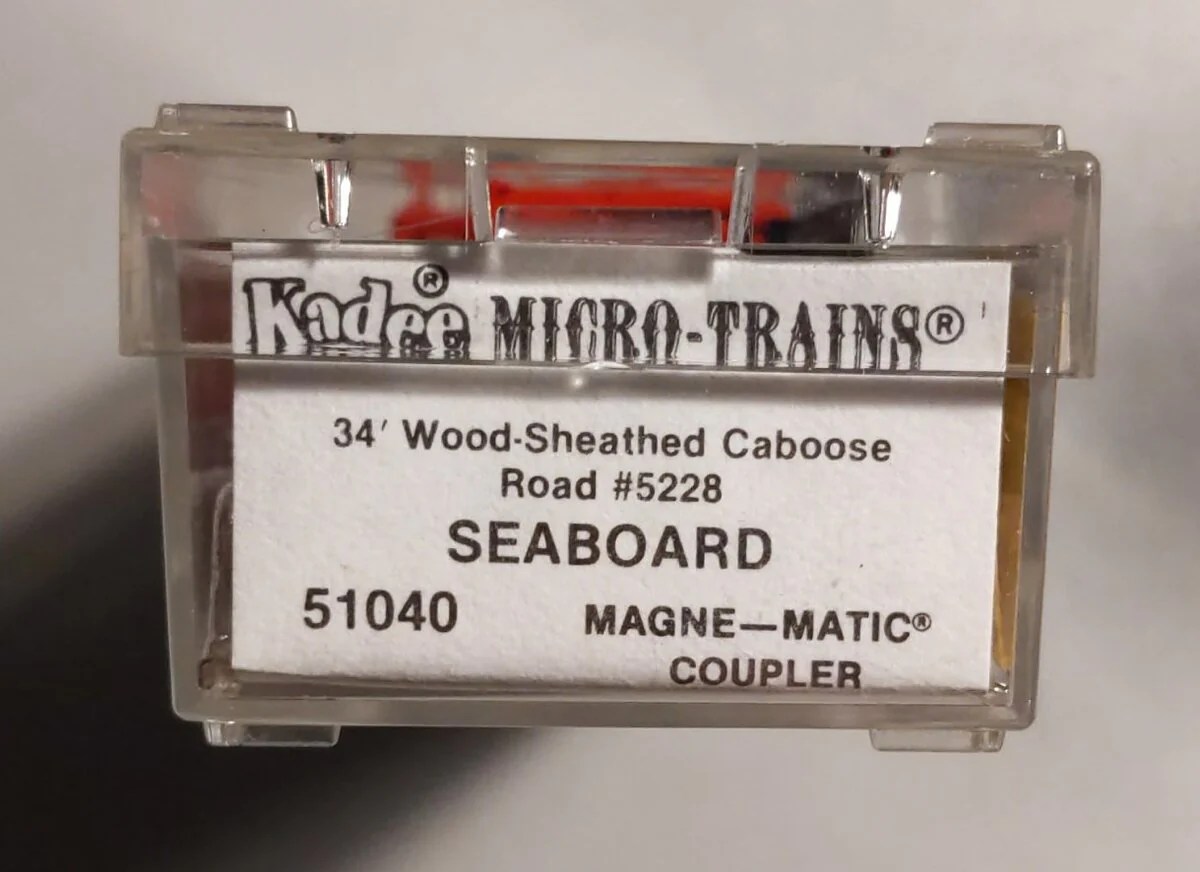 Micro-Trains 05100040 N Seaboard Air Line 34' Wood Sheathed Caboose #5228 EX/Box - Image 3