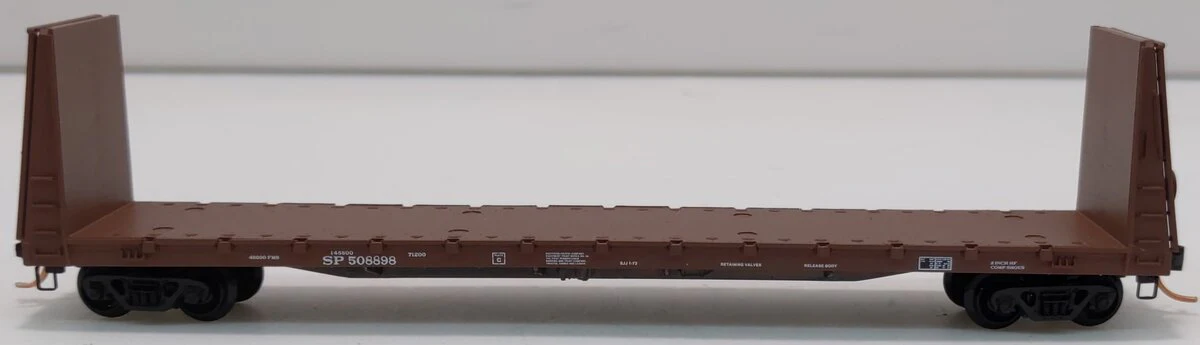 Micro-Trains 05400020 N Scale SP 61' 8"Bulkhead Straight Side Flatcar #508898 LN/Box - Image 2