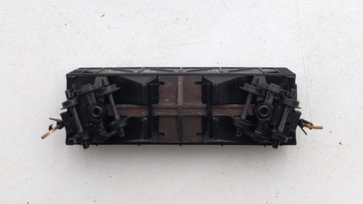 Micro-Trains 05700070 N C&O 33' Twin Bay Composite Side Hopper #55364 EX - Image 2