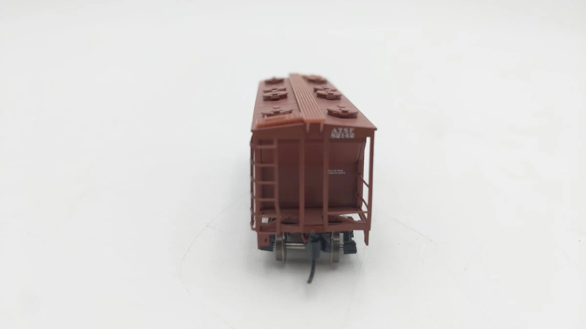 Micro-Trains 09500052 N ATSF GA-105-Class Covered Hopper #82142 EX/Box - Image 4