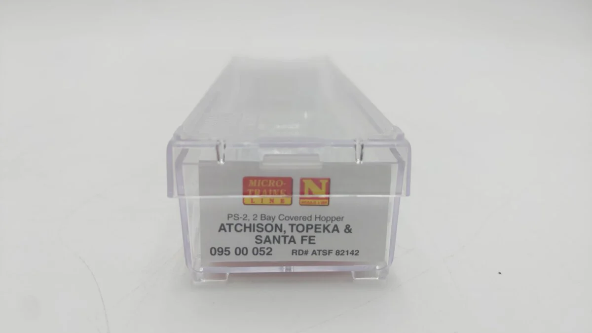 Micro-Trains 09500052 N ATSF GA-105-Class Covered Hopper #82142 EX/Box - Image 6