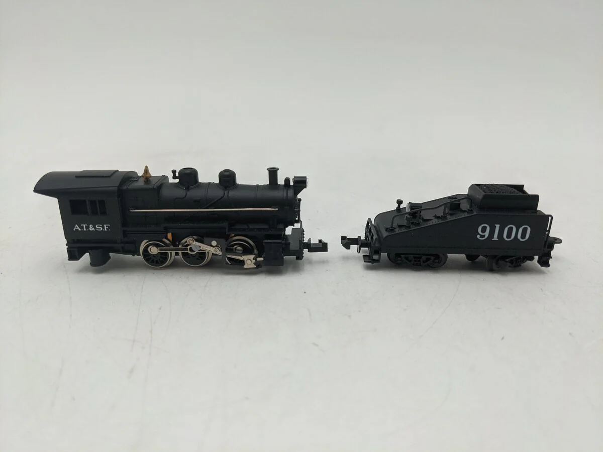 Minitrix 2916 N Scale AT&SF Steam Locomotive & Tender EX - Image 2