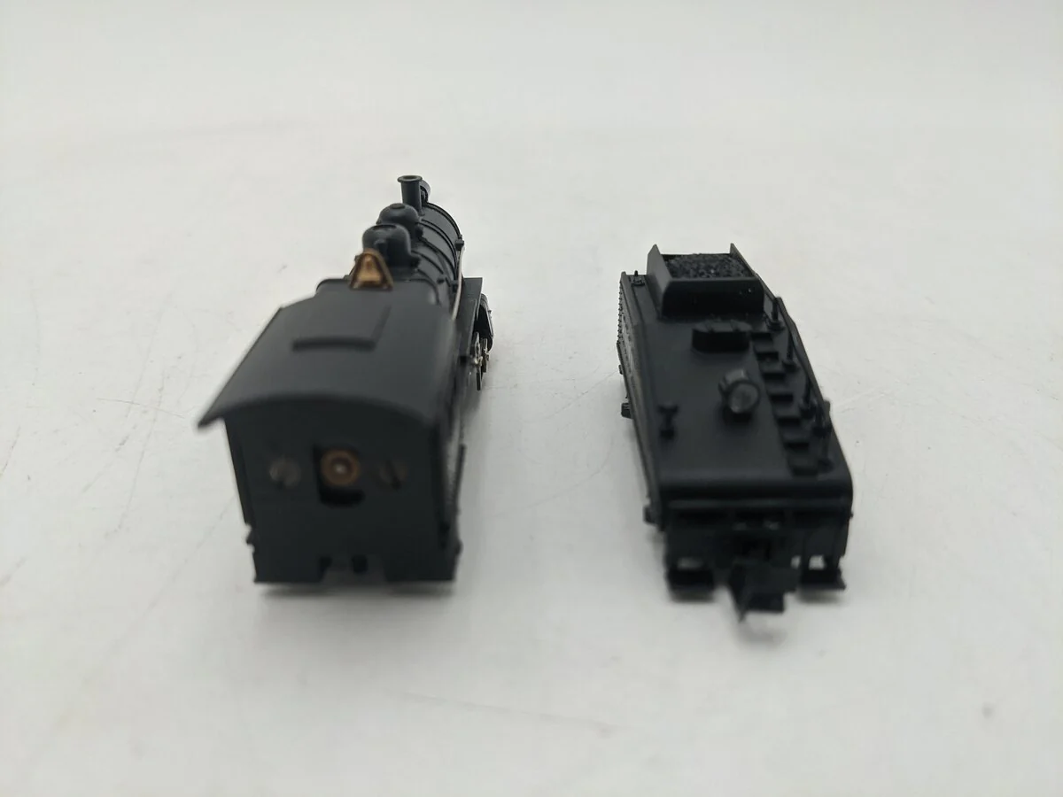 Minitrix 2916 N Scale AT&SF Steam Locomotive & Tender EX - Image 6