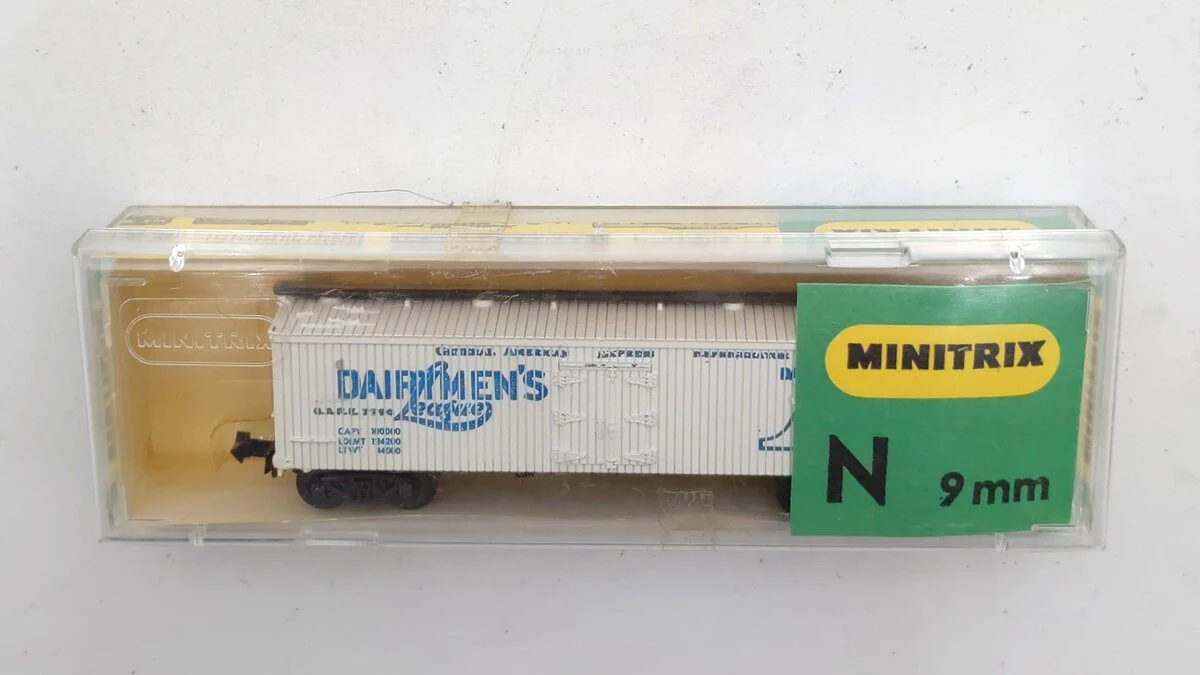 Minitrix 3186 N Scale Dairymens League Old Time Refrigerator Car #7796 LN/Box